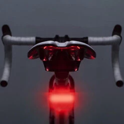 Feu Arrière Rouge 50 Lumens Feu Arrière à LED Pour Vélo 14 Feu Arrière Rouge 50 Lumens Feu Arrière à LED Pour Vélo -Vélotaf Magasin feu arriere rouge 50 lumens feu arriere a led pour velo 5