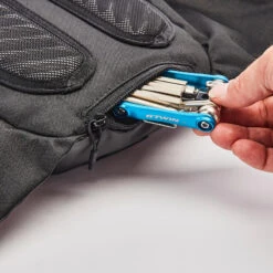 Rockrider SAC À DOS HYDRATATION VTT EXPLORE 7L/2L Eau BLEU TURQUOISE 16 Rockrider SAC À DOS HYDRATATION VTT EXPLORE 7L/2L Eau BLEU TURQUOISE -Vélotaf Magasin sac a dos hydratation vtt explore 7l2l eau bleu turquoise 4