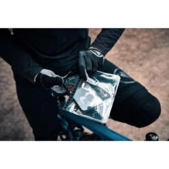 Fidlock Support Smartphone VACUUM Uni - M Noir -Vélotaf Magasin support smartphone vacuum uni m noir 4