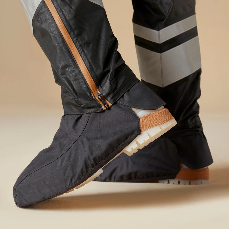 BTWIN SURPANTALON PLUIE VELO VILLE AVEC COUVRE-CHAUSSURES INTEGREES 540 FEMME NOIR 6 BTWIN SURPANTALON PLUIE VELO VILLE AVEC COUVRE-CHAUSSURES INTEGREES 540 FEMME NOIR – Image 4