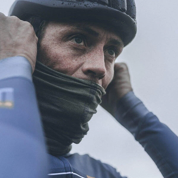 GOBIK Tour De Cou Bandana Merino Moonbah Army 5 GOBIK Tour De Cou Bandana Merino Moonbah Army – Image 3