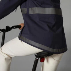 BTWIN VESTE PLUIE VELO VILLE VISIBILITE NUIT 540 FEMME BLEU MARINE 18 BTWIN VESTE PLUIE VELO VILLE VISIBILITE NUIT 540 FEMME BLEU MARINE -Vélotaf Magasin veste pluie velo ville visibilite nuit 540 femme bleu marine 6