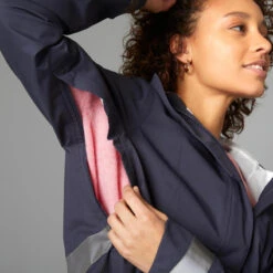 BTWIN VESTE PLUIE VELO VILLE VISIBILITE NUIT 540 FEMME BLEU MARINE 21 BTWIN VESTE PLUIE VELO VILLE VISIBILITE NUIT 540 FEMME BLEU MARINE -Vélotaf Magasin veste pluie velo ville visibilite nuit 540 femme bleu marine 9